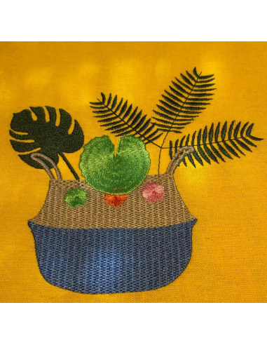 Panier en jonc de mer avec feuilles