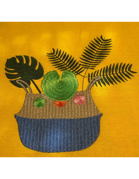 Panier en jonc de mer avec feuilles