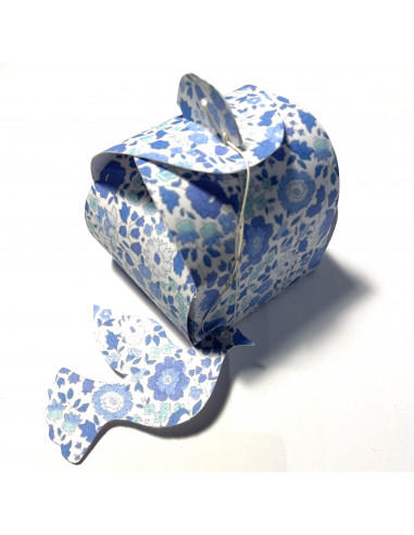 Boîte à dragées et colombe (découpe)