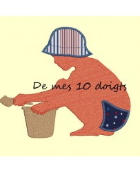 Garçon et son seau - 2 tailles