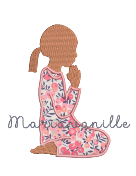 Petite fille en prière - 2 tailles - Appliqué