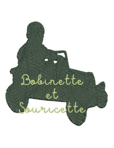 Garçon en voiture à pédales...