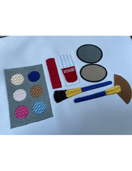 Maquillage, vernis à ongles et rouge à lèvres